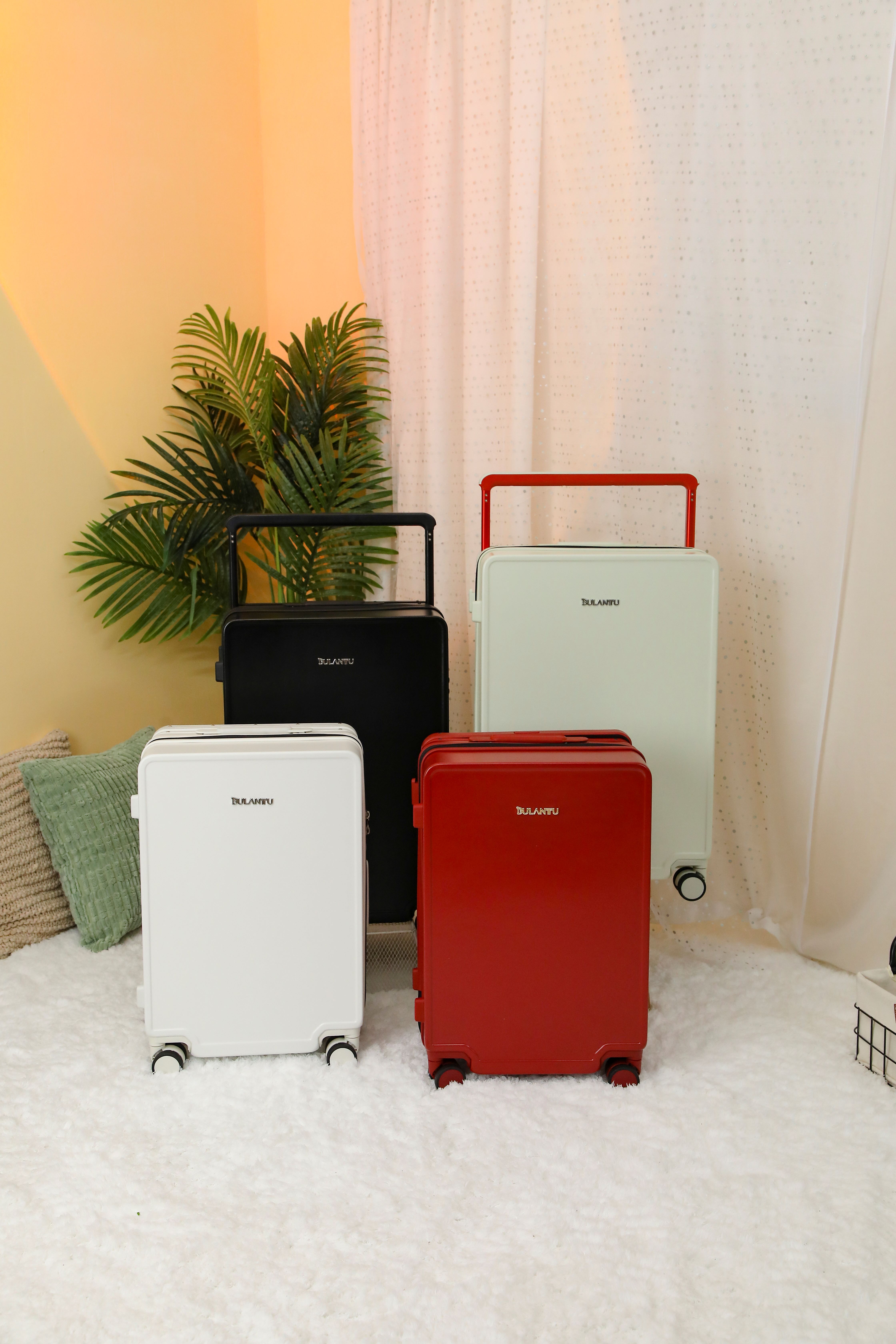La valise de bagage PC personnalisée en usine définit un étui rigide de 20 pouces pour une valise d'embarquement